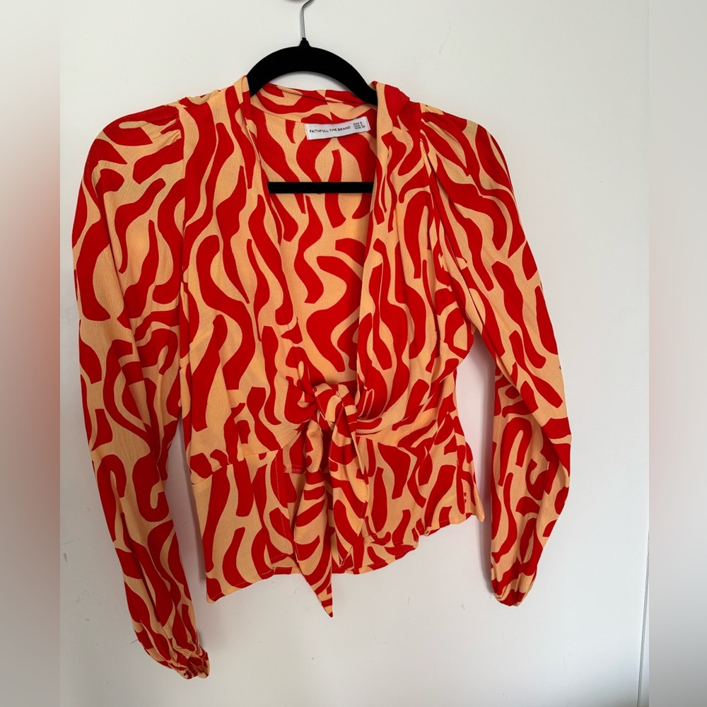 Beautiful and unique top!